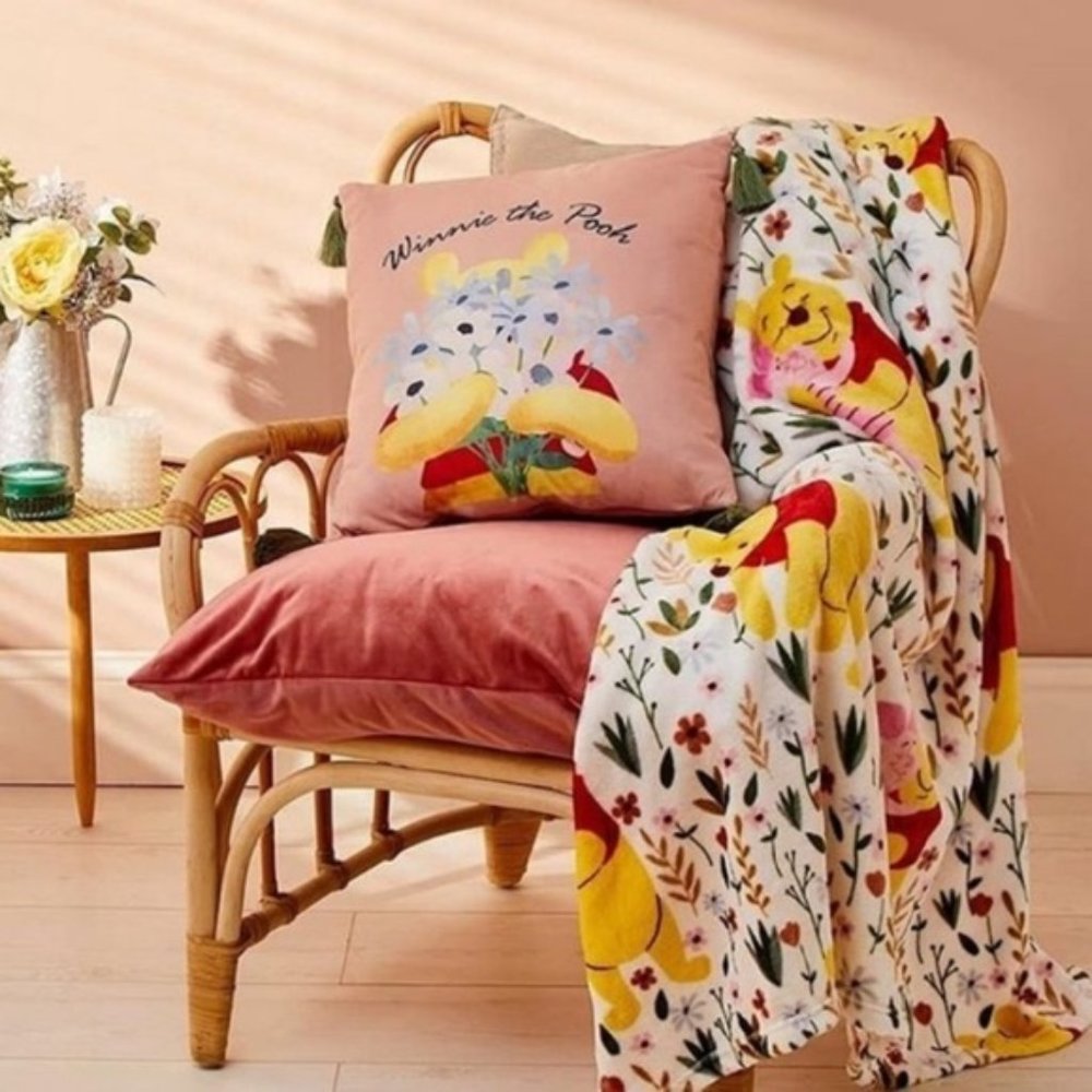 ๐ Winnie the Pooh ๐ฏ Throw Blanket ๐ซ - Picture 5 of 5